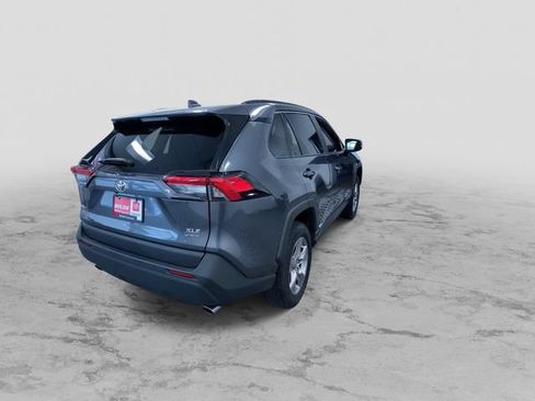 Used 2025 Toyota RAV4 XLE AWD/4WD image 10