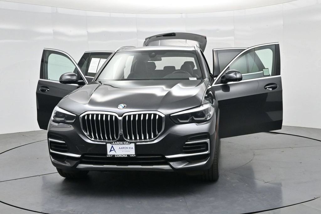 Used 2023 BMW X5 xDrive40i AWD/4WD image 37