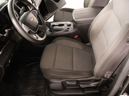 Used 2021 Chevrolet Traverse LS FWD image 10