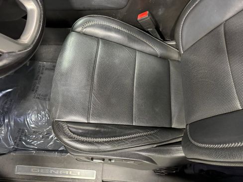 Used 2021 GMC Yukon Denali image 29