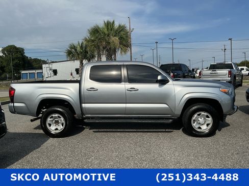 Used 2022 Toyota Tacoma SR w/ SR Convenience Package RWD image 6