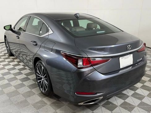 Used 2025 Lexus ES 350 w/ Premium Package image 4