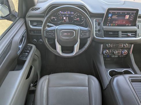 Used 2021 GMC Yukon XL SLT w/ SLT Premium Package image 20