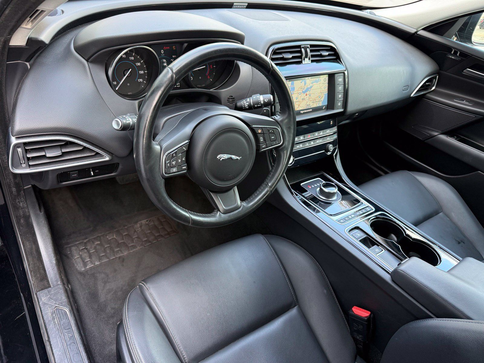 Used 2017 Jaguar XE Premium AWD/4WD image 12