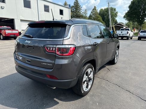 Used 2018 Jeep Compass Limited AWD/4WD image 3
