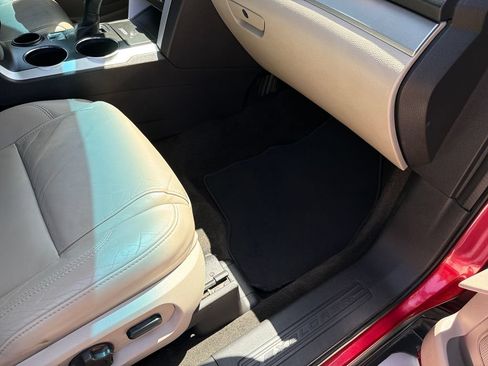 Used 2012 Ford Explorer XLT FWD image 38
