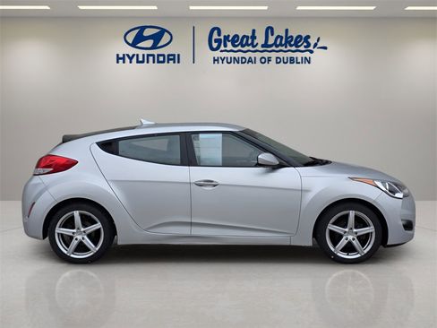 Used 2016 Hyundai Veloster image 6