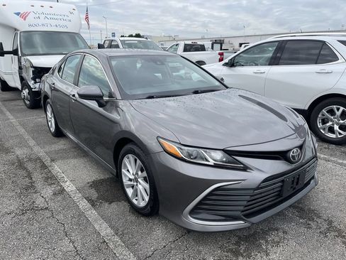 Used 2021 Toyota Camry LE FWD image 11
