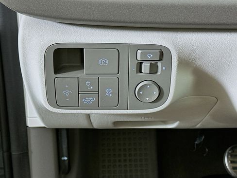 Used 2023 Hyundai Ioniq 6 Limited image 17