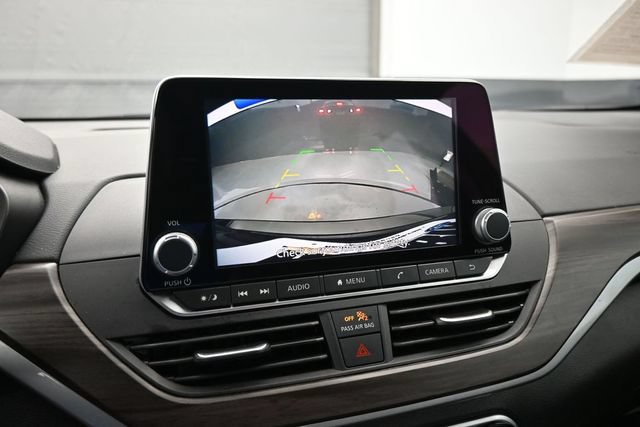 Used 2025 Nissan Altima 2.5 SV FWD image 17