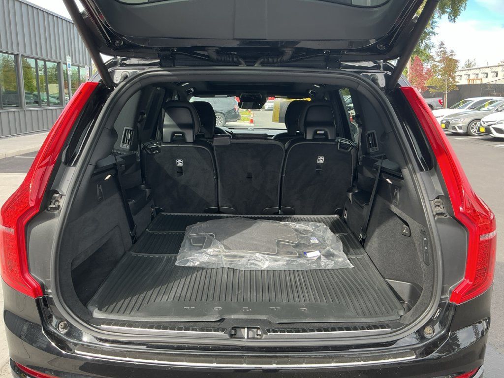 Used 2019 Volvo XC90 T6 R-Design w/ Protection Package AWD/4WD image 23