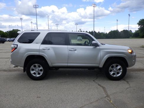 Used 2018 Toyota 4Runner SR5 Premium AWD/4WD image 6