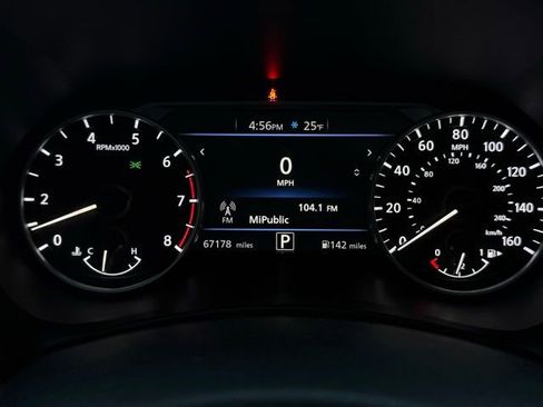 Used 2023 Nissan Sentra SR w/ SR Premium Package image 24