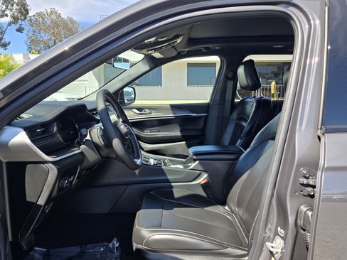 New 2026 Jeep Grand Cherokee Limited image 15