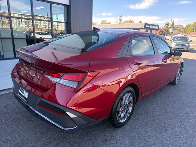Used 2024 Hyundai Elantra SEL FWD image 8