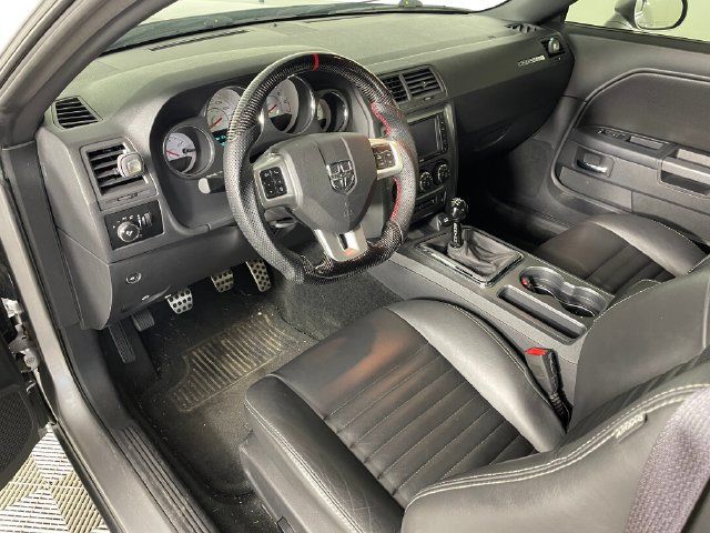 Used 2014 Dodge Challenger R/T Plus RWD image 3