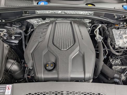 New 2026 Porsche Macan image 29