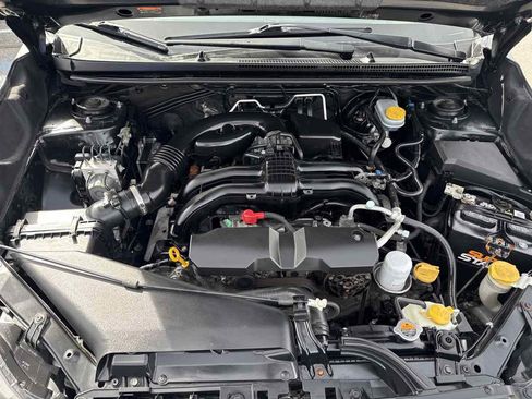 Used 2017 Subaru Crosstrek 2.0i Premium w/ Moonroof Package image 23