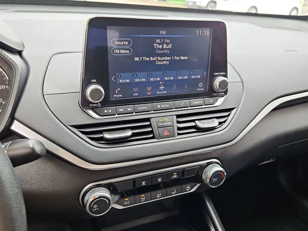 Used 2020 Nissan Altima 2.5 S FWD image 11