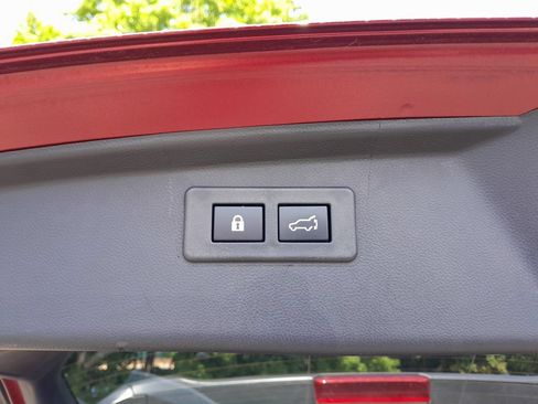 Used 2024 Subaru Outback Touring XT AWD/4WD image 37