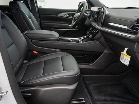 New 2026 Chevrolet Traverse LT w/ LPO, Floor Liner Package image 14