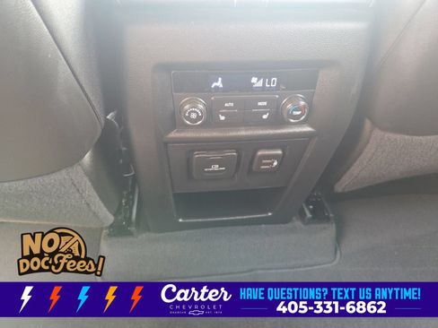 Used 2023 Chevrolet Traverse Premier FWD image 31