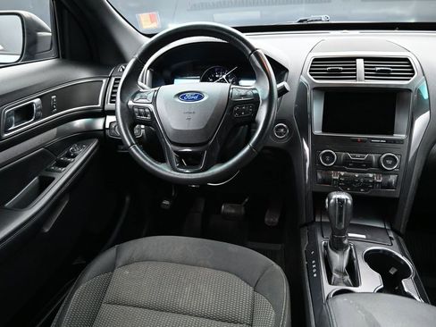 Used 2019 Ford Explorer XLT w/ Equipment Group 201A image 12
