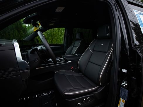 Used 2026 Cadillac Escalade Sport w/ LPO, ONYX Package AWD/4WD image 16