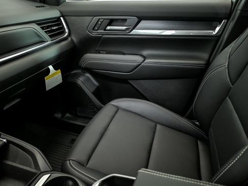 New 2026 GMC Terrain Elevation w/ Elevation Premium Package AWD/4WD image 16