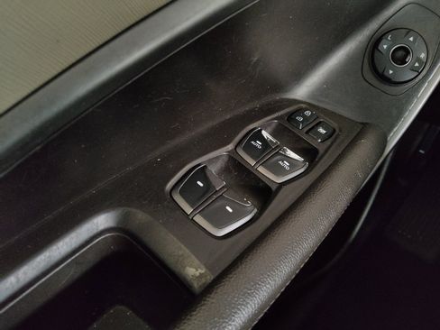 Used 2018 Hyundai Santa Fe SE FWD image 27