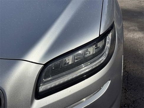 Certified 2023 Lincoln Nautilus Reserve image 10