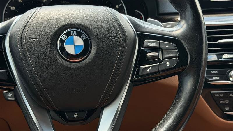 Used 2018 BMW 530i xDrive AWD/4WD image 33