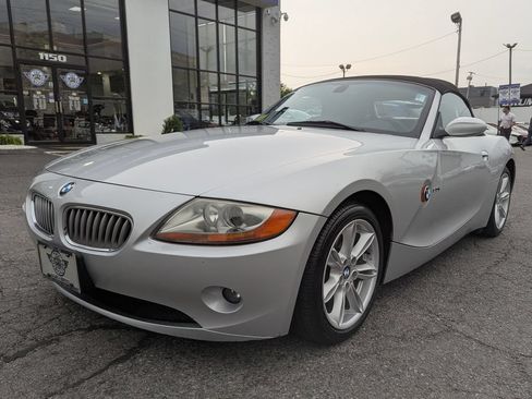 Used 2004 BMW Z4 3.0i RWD image 2