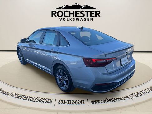 Used 2023 Volkswagen Jetta SE image 5