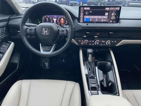 Certified 2025 Honda Accord Touring image 9