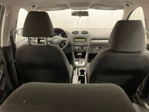 Used 2011 Volkswagen Golf 4-Door FWD image 20
