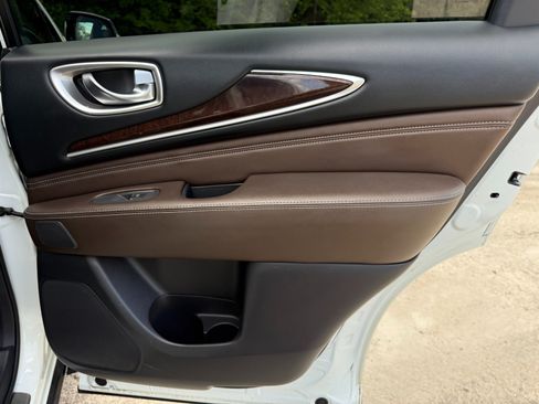 Used 2016 INFINITI QX60 FWD w/ Deluxe Technology Package image 18