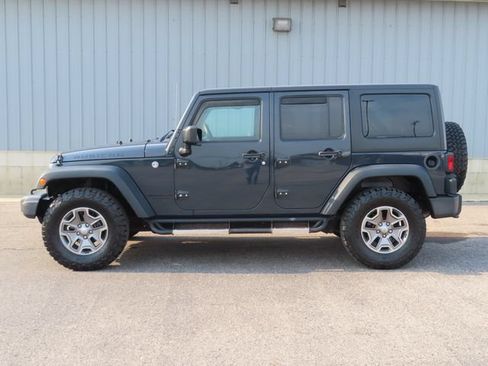 Used 2016 Jeep Wrangler Unlimited Rubicon w/ Connectivity Group AWD/4WD image 7