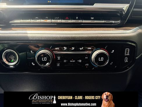 Used 2024 Chevrolet Silverado 1500 LT AWD/4WD image 6