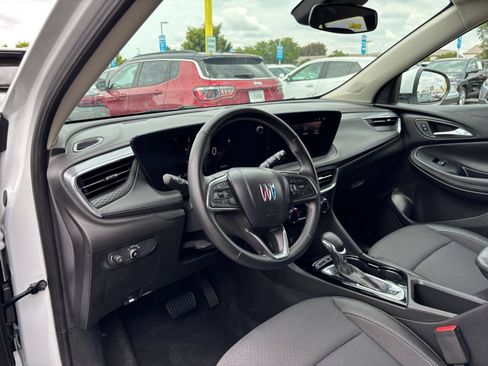 Used 2025 Buick Encore GX Preferred FWD image 32