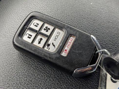 Used 2018 Honda Clarity Touring image 26