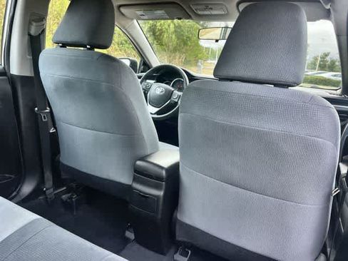 Used 2016 Toyota Corolla L FWD image 13