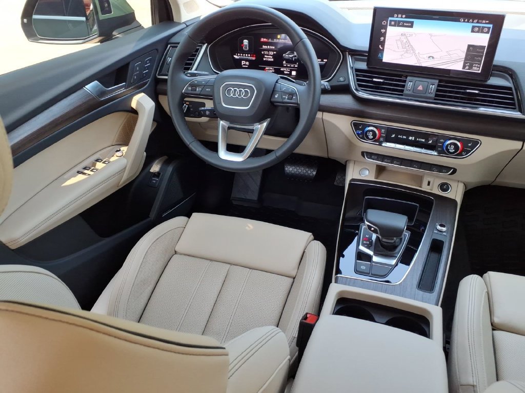 Used 2024 Audi Q5 2.0T Premium Plus w/ Premium Plus Package AWD/4WD image 6