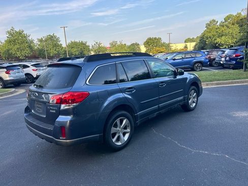 Used 2014 Subaru Outback 2.5i Limited w/ Moonroof Package AWD/4WD image 3