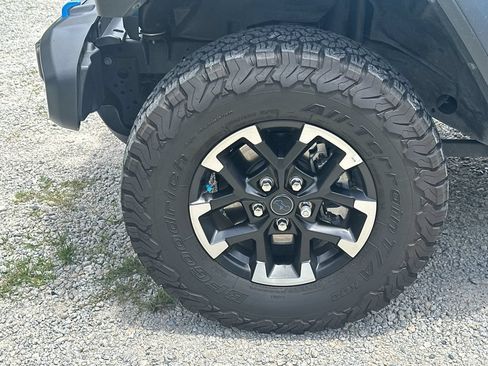 Used 2024 Jeep Wrangler Unlimited Rubicon 4xe w/ Technology Group AWD/4WD image 11