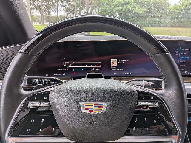 Certified 2025 Cadillac Escalade Premium Luxury AWD/4WD image 34