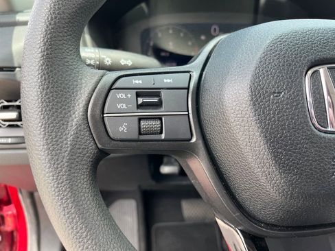 Certified 2025 Honda Accord SE image 19