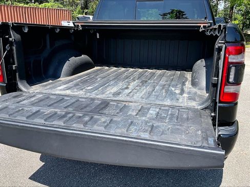 Used 2019 RAM 1500 Laramie AWD/4WD image 33