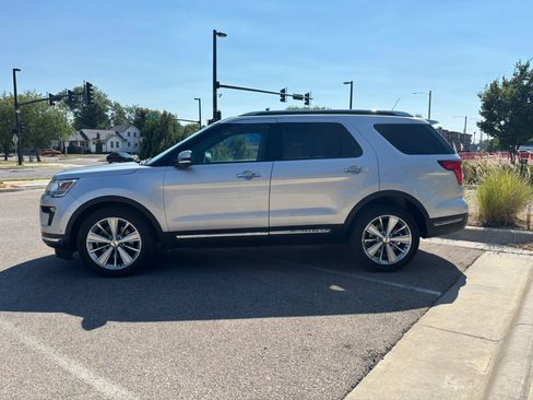 Used 2018 Ford Explorer Limited w/ Equipment Group 301A FWD image 4