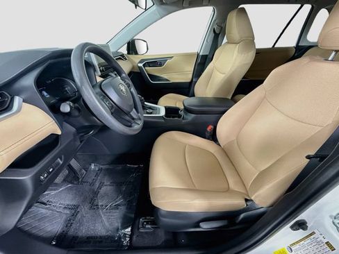 Certified 2025 Toyota RAV4 LE AWD/4WD image 21